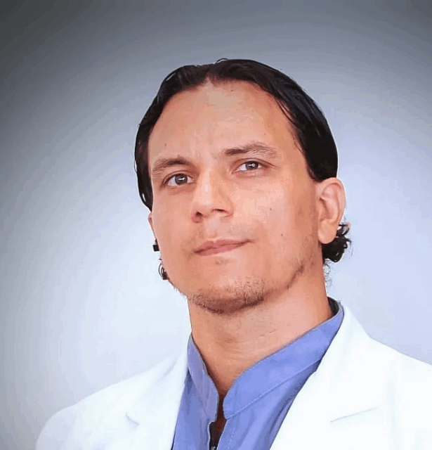 Professional headshot of César Salvador Sánchez Marín, Research Physician and member of the TCIM Committee of the Medical College of Peru.