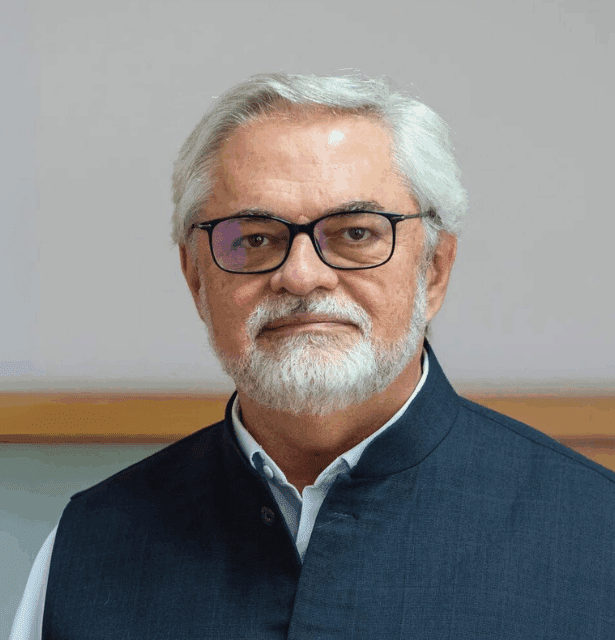 A professional headshot of José Ruguê, specialist in Ayurveda and Intensive Medicine, featured as a speaker at the WCTCIM.