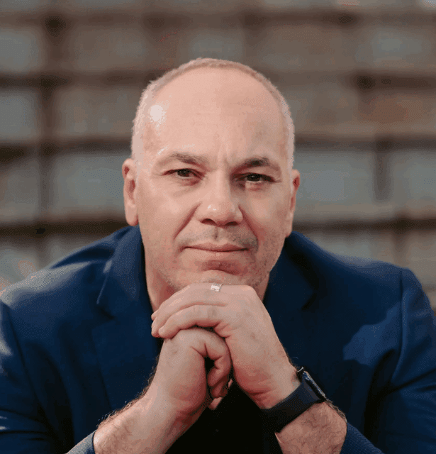 Headshot of Marcelo Demarzo, MD, PhD, Associate Professor at UNIFESP and a speaker at the 3rd WCTCIM, in professional attire.