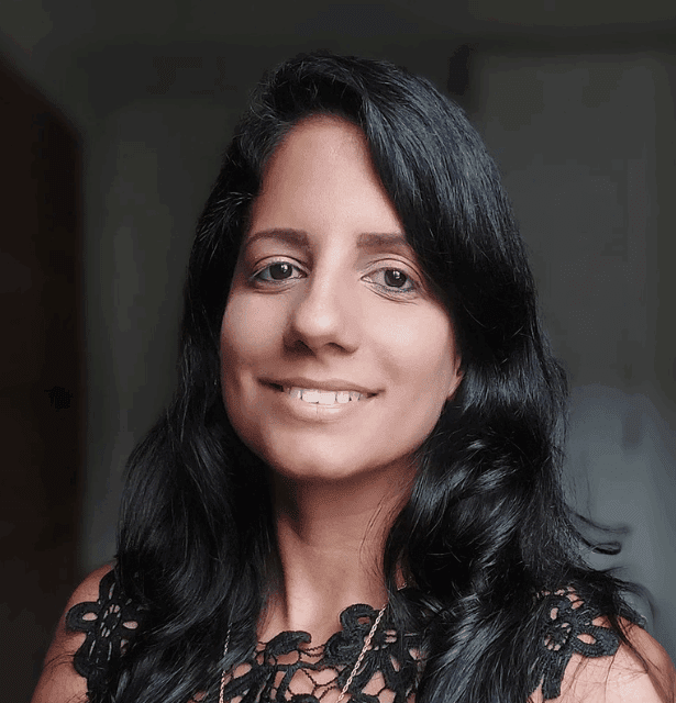 Professional headshot of Mirelys Puerta-Díaz, PhD in Information Science and Senior Analyst at BIREME/PAHO/WHO.