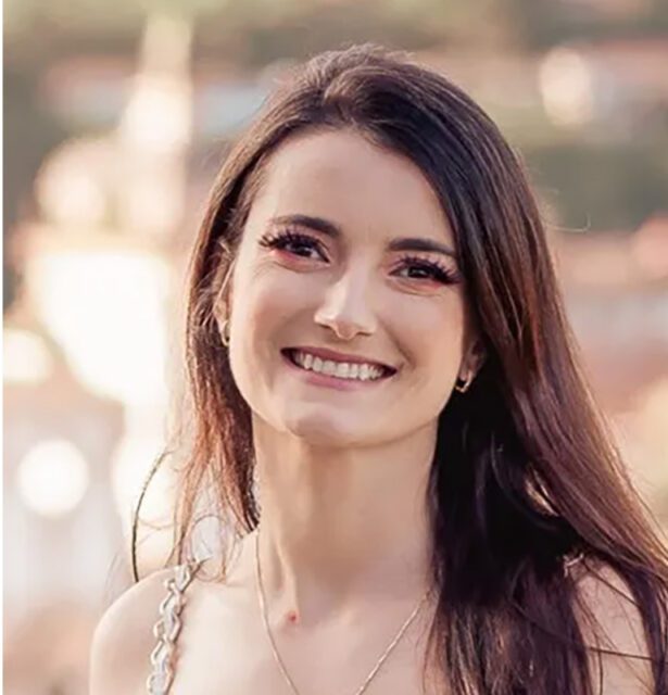 Professional headshot of Laura Alves Cota e Souza, a researcher in Pharmaceutical Sciences and a speaker at the 3rd WCTCIM.
