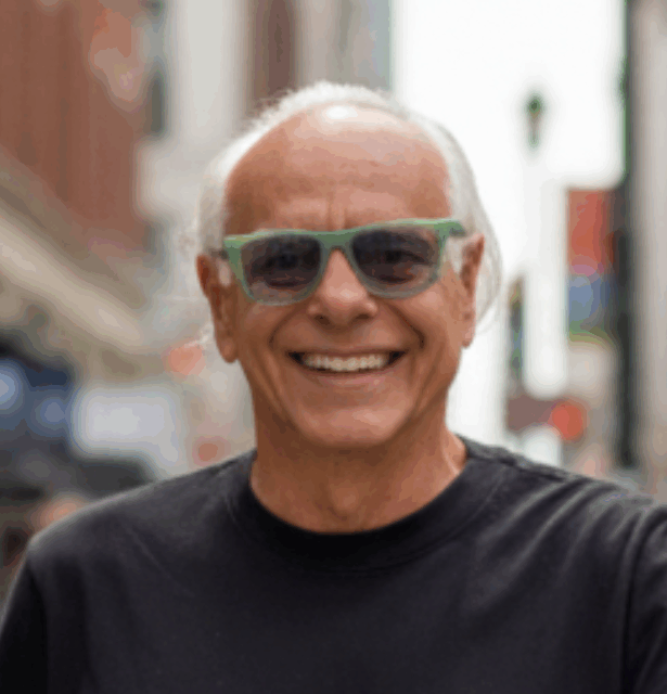 Headshot of Professor Ronaldo Mota, speaker at the 3rd WCTCIM. He has short hair and is wearing professional attire.