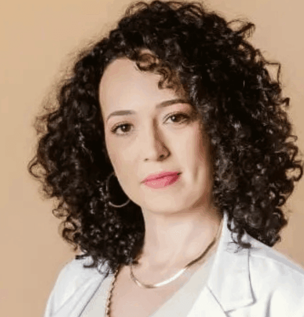 Profile photograph of Talita Pavarini, a nurse with a PhD from USP and a speaker at the 3rd WCTCIM congress held in Brazil.